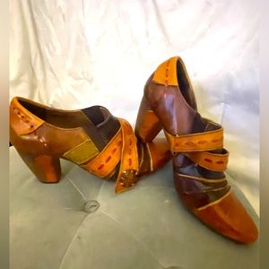 L’Artiste Spring Step Bootie Dress Pump 100% Leather